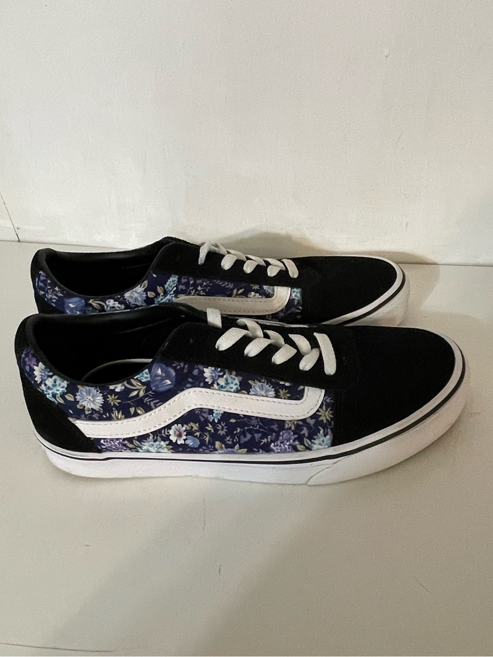 Vans Suede Sneakers